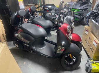 Italica 49cc moped