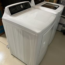  Brand New Frigidaire HE Washer And Dryer Combo 