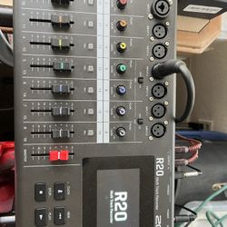 Zoom R20 Multitrack Recorder, Akai Mpk Mini Keyboard, At 2020 Microphone 