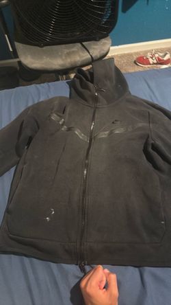 Black Nike teck