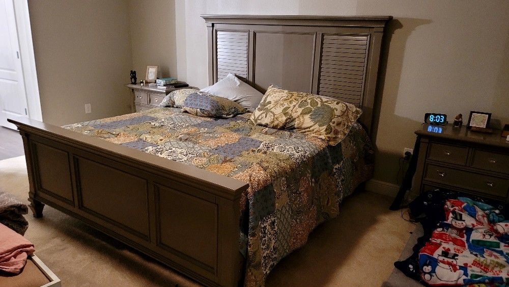 Rooms To Go Key West Style Bed for Sale in Zephyrhills, FL OfferUp
