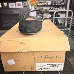 Women’s Flats And Toms Shoes