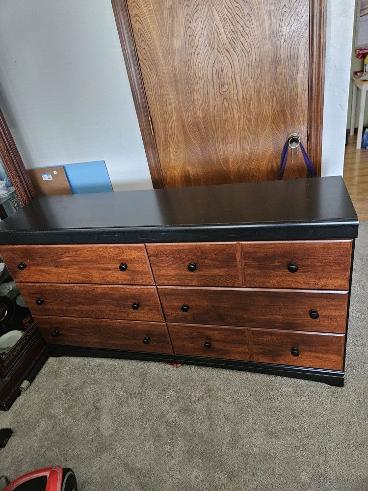 Dresser Cash Only for Sale in Omaha, NE OfferUp