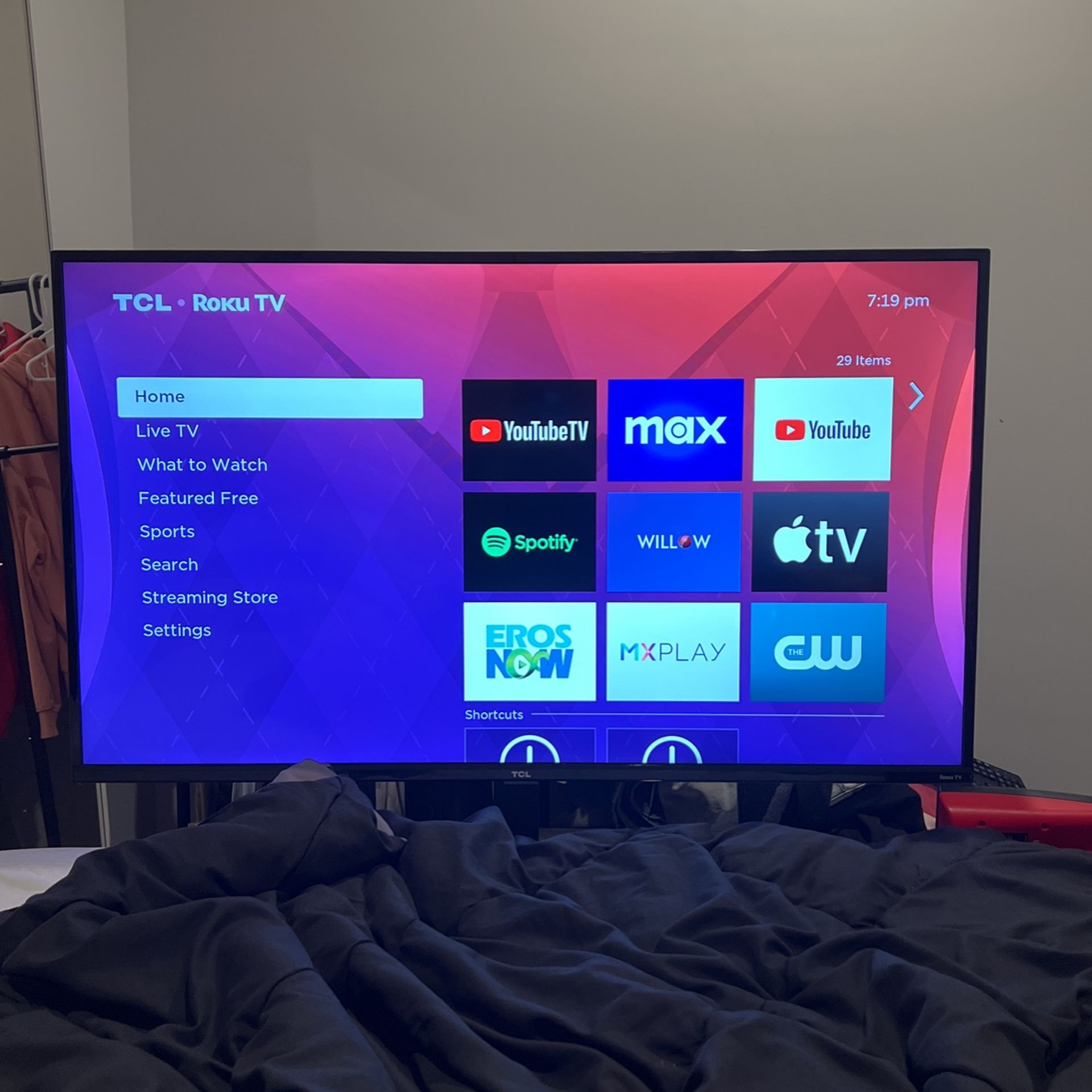 TCL ROKU 50 inch Smart Tv with NETFLIX, HBO MAX, PRIME VIDEO AND MORE