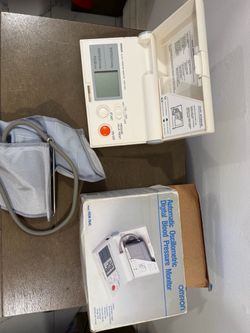 Omron HEM-704C Digital Blood Pressure & Pulse Monitor – New