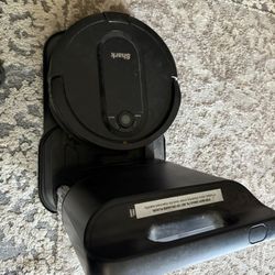 Shark Robotics Vacuum