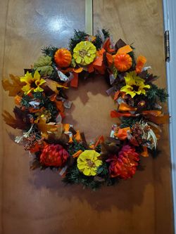 14 in wreath with Pinecone flowers