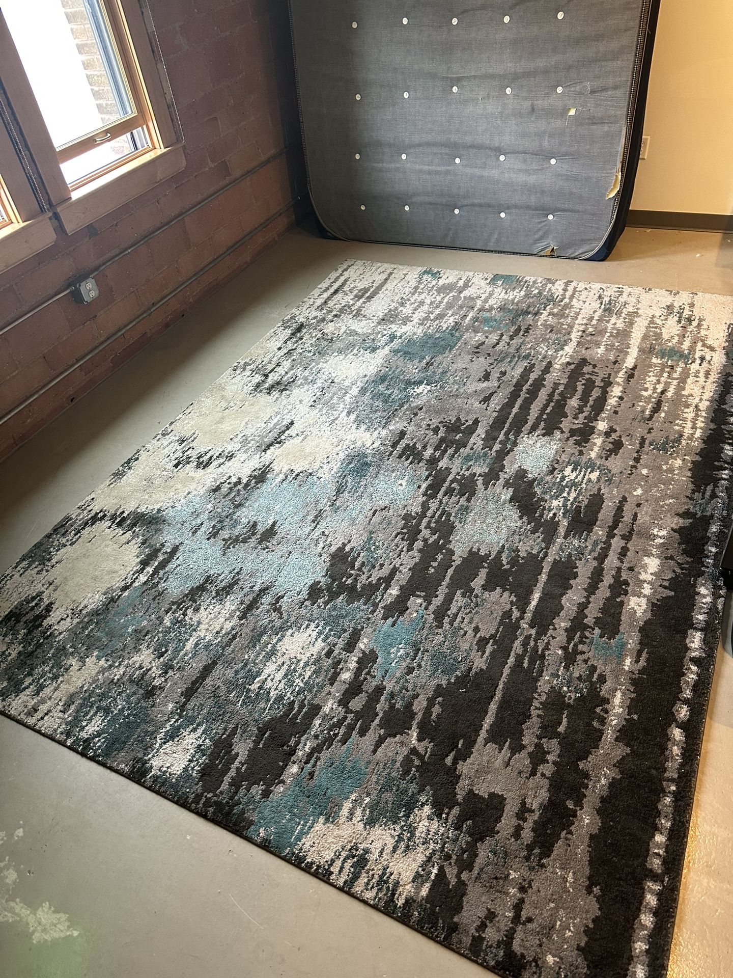 Hom Brand Rug