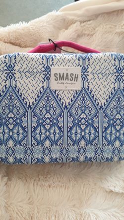 Brand new with tags in Festival pink smash quality lunch gear lunch box