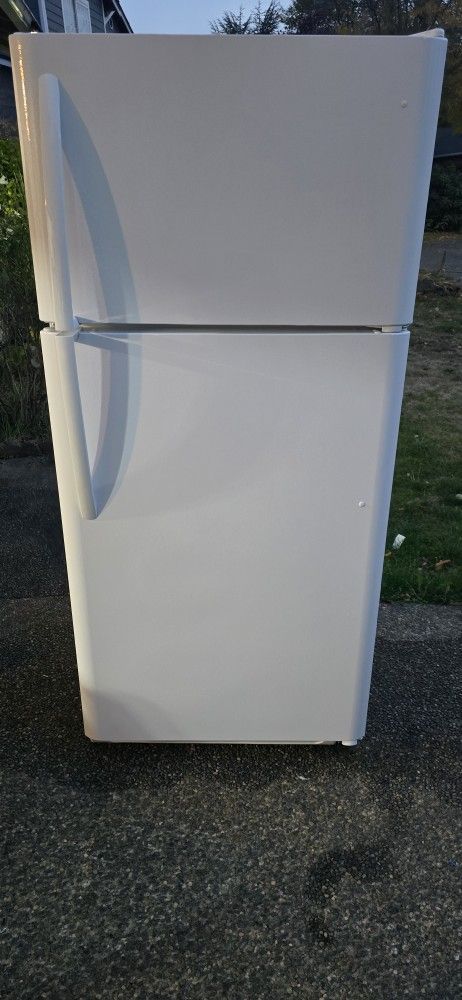 Fisherbrand Fridge Size 30w 30d 66h) I Can Help You With Free Delivery Within 10 Miles Distance