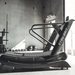 BRAND NEW TREADMILL - FREE SHIPPING & DELIVERY 