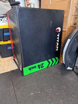 Titan Fitness 30x24x20 Inch Foam Plyo Box