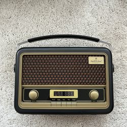 Like New Vintage FM/AM Radio with Bluetooth Portable Speaker