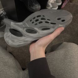 Size 10 foem runners 