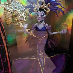 Disney designer collection midnight masquerade series YZMA with pin set.