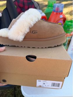 UGG