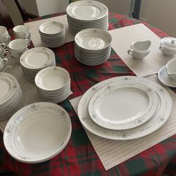 92pc Rose China Gainsborough Dishware Set ( used )