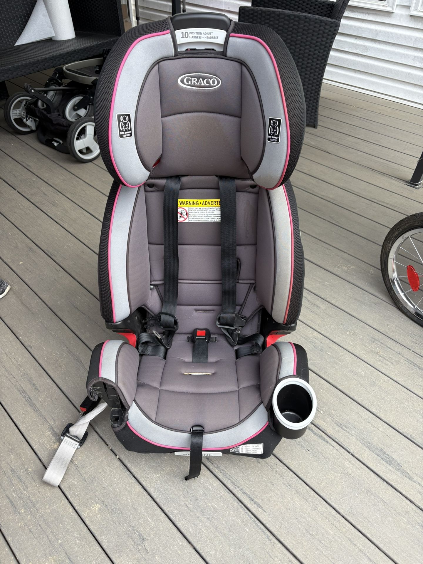 Graco Car Seat - Great Deal Can’t Beat The Price