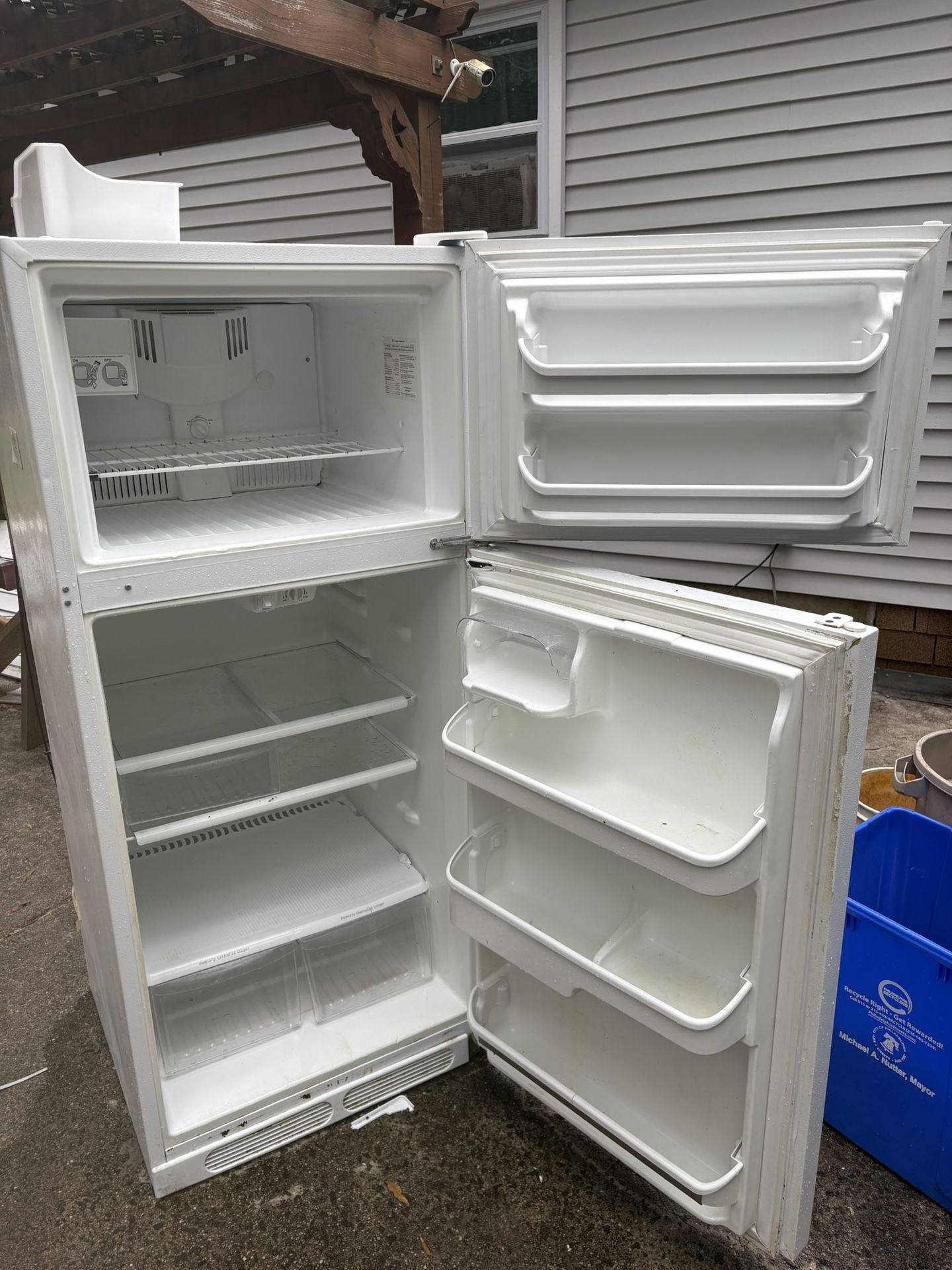 Refrigerator