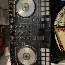 Pioneer DDJ-SR Controller 