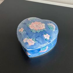 Vintage Chinese Porcelain Heart Shaped Trinket Box Blue Pink Floral Flower Lid