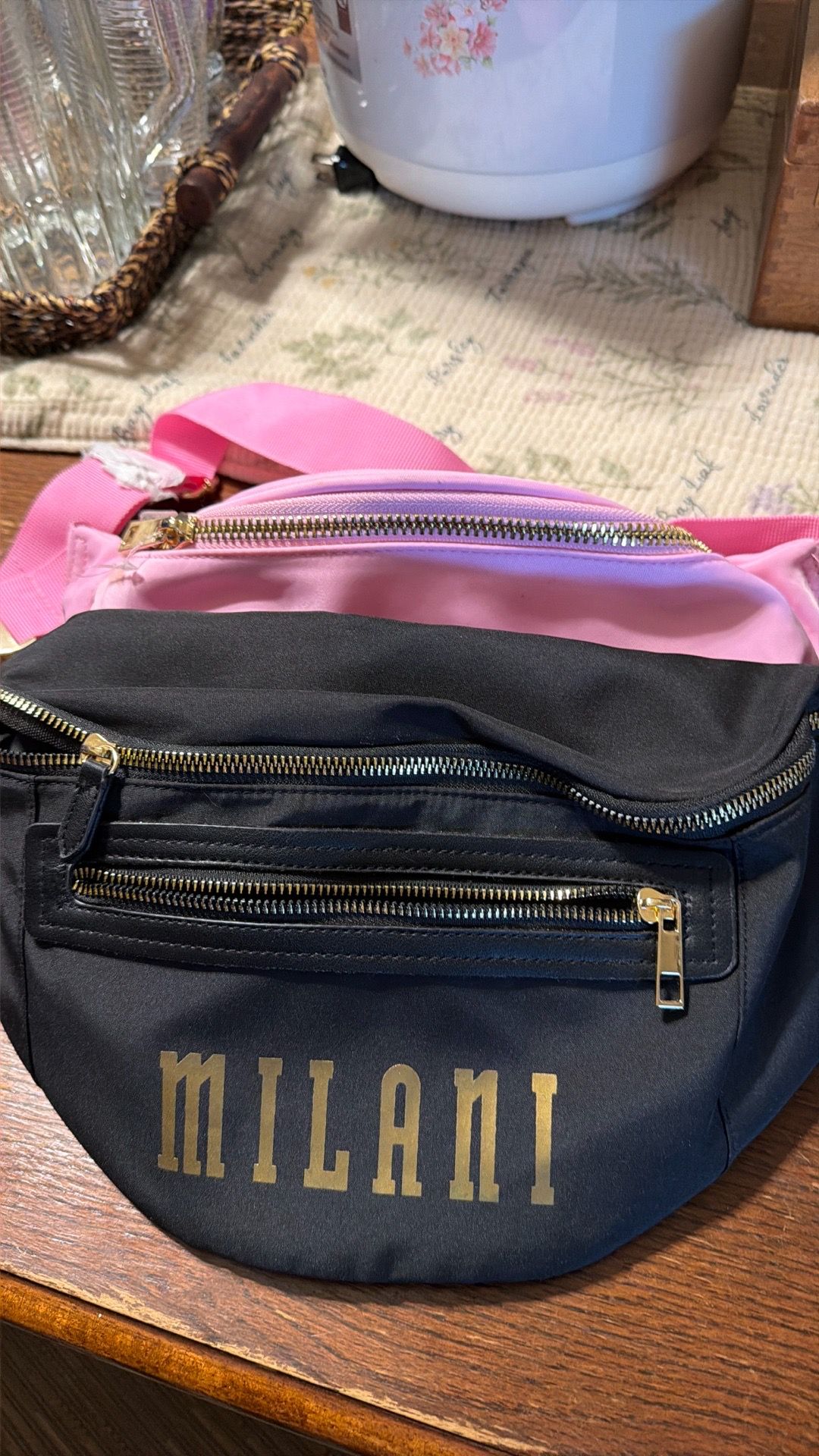 2 kangaroo waist bags