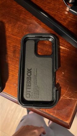 iPhone 16 Pro OtterBox defender Pro