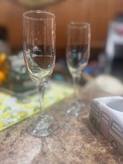 Glass champagne flutes
