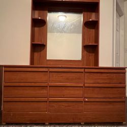 Dresser