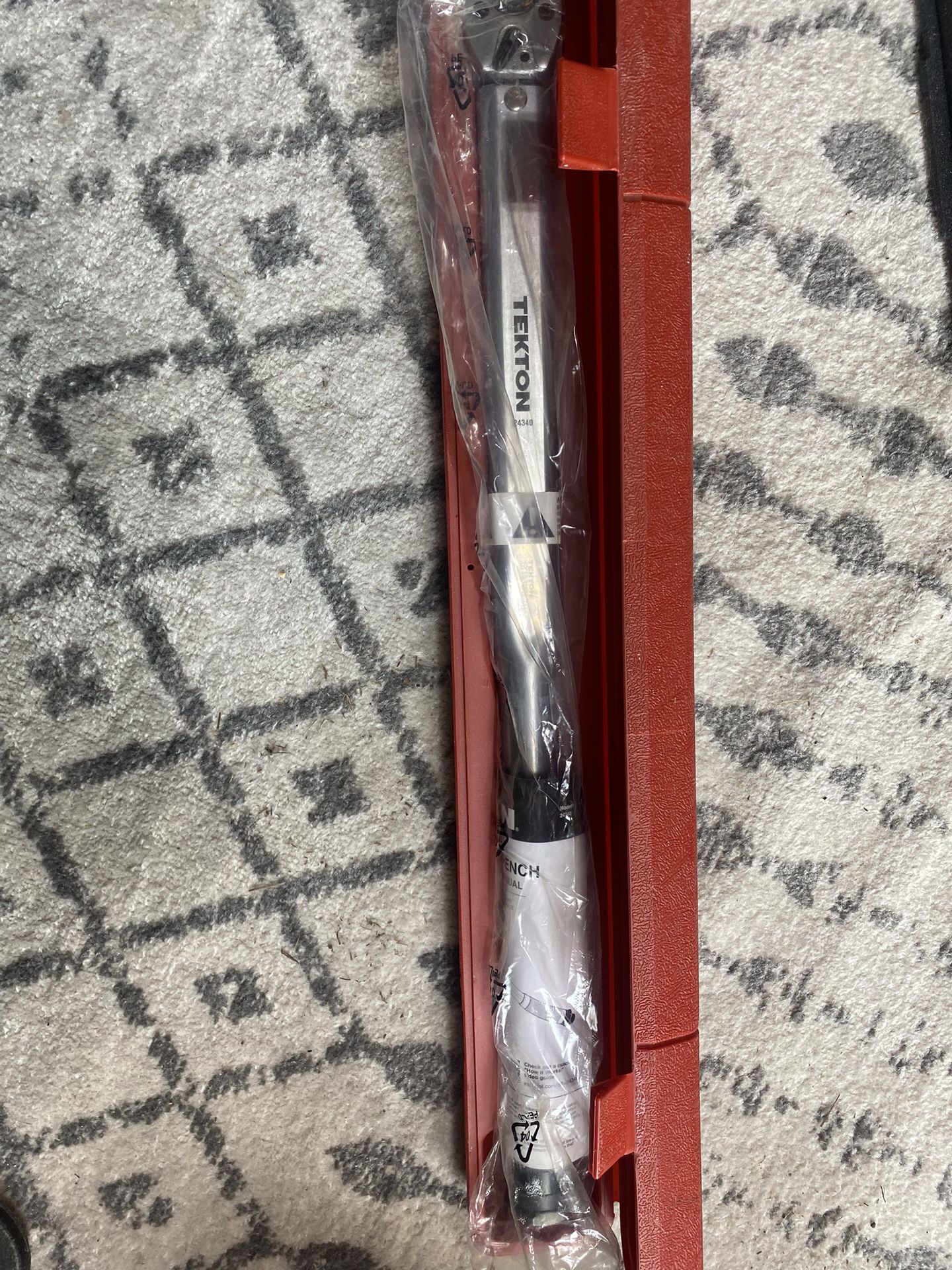 TEKTON 1/2 Inch Drive Micrometer Torque Wrench (25-250 ft.-lb.) | 24340