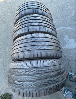 255 55 20 Michelin Vendo este Seth de llantas con 80% de vida las 4