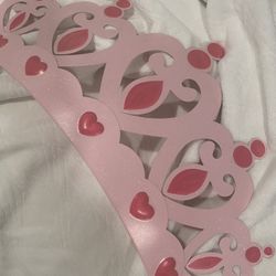 Metal Pink Wall Crown