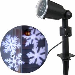 Christmas Snowflake Projector Lights Outdoor, Led Snowflake Light for Outdoor Indoor Xmas Holiday Party Patio Garden Halloween Decoration Decor
