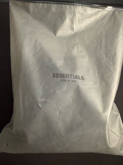 ESSENTIALS SHORTS