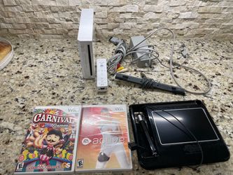 Nintendo Wii System - Works good!