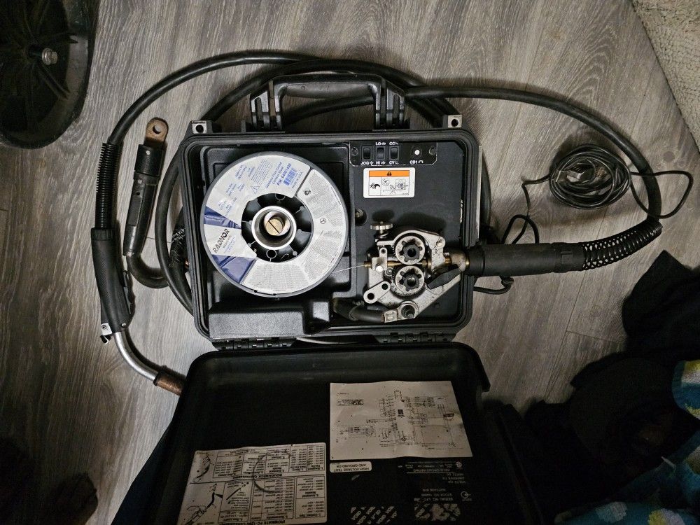 Miller suitcase Mig Welding Machine