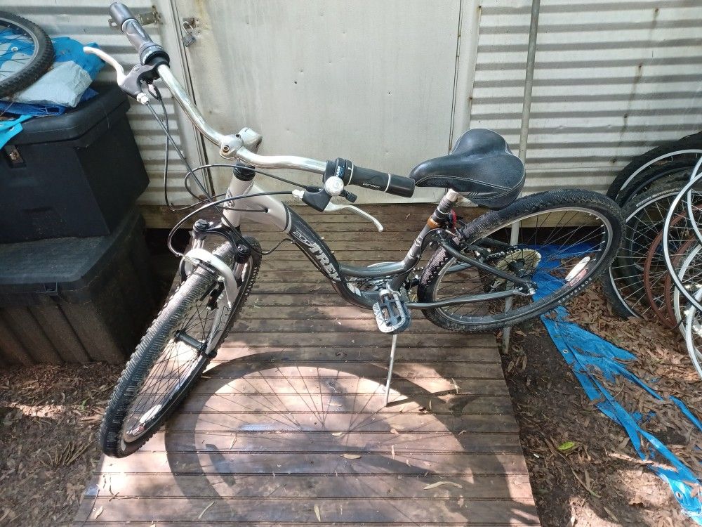 Trek Navigator 200 Mountain Bike 