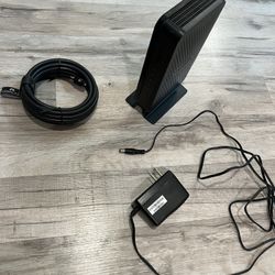 Used Router Netgear With Cables 