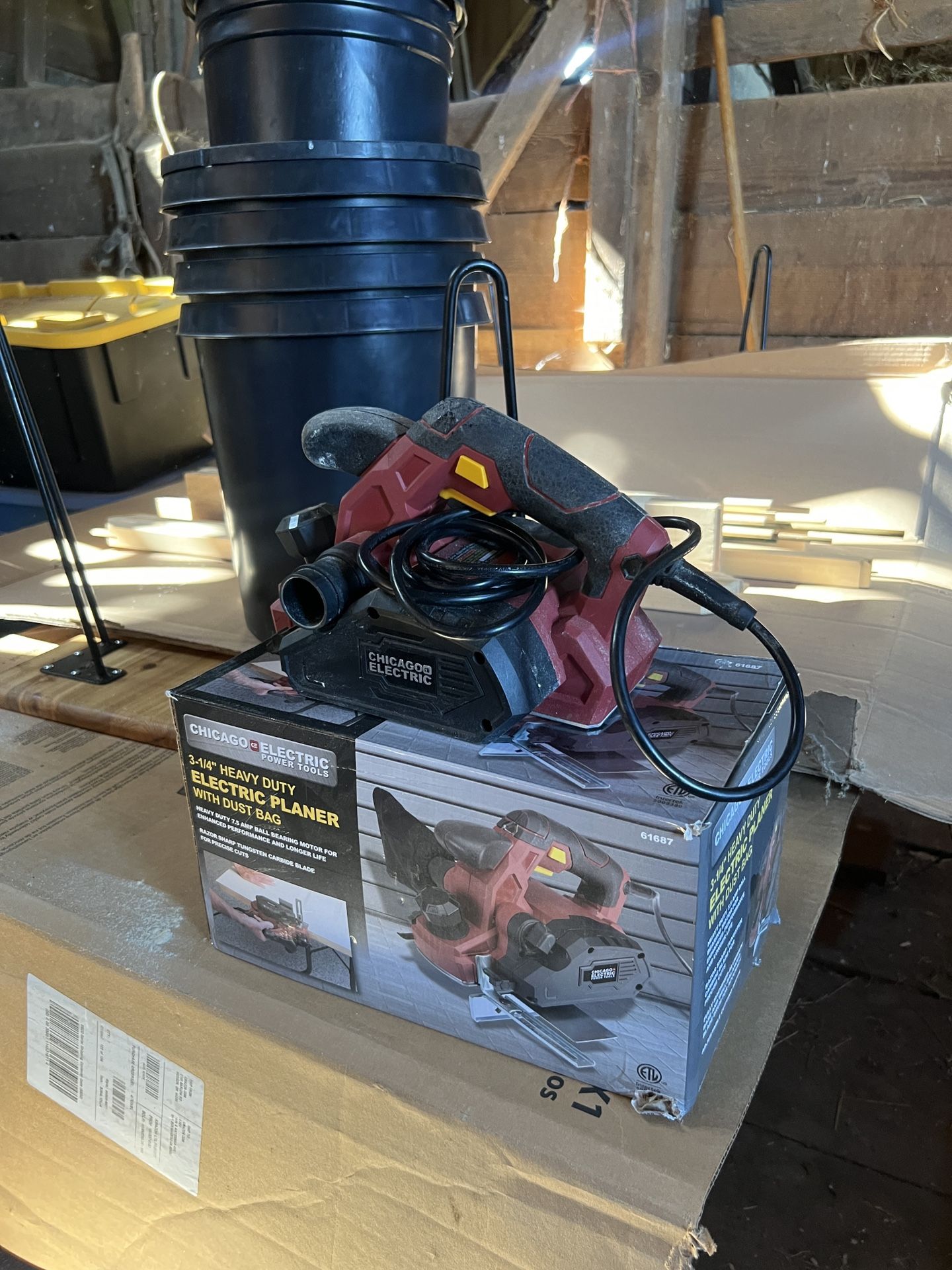 CHICAGO ELECTRIC POWER TOOLS 7.5 Amp, 3-1/4 in. Planer with Dust Bag