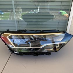 VW Jetta Headlight 2019-2024, VW Jetta Headlamp, OEM ORIGINAL VW PART, driver side headlight, excellent condition  