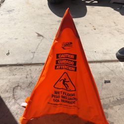 20'' Pop Up Cone. Orange No sleeve.