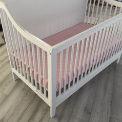 White Baby Crib with Mattress – Like New!