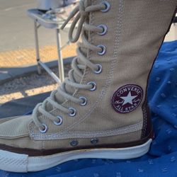 Converse   Boots Size Men’s 3.5 , Women’s 5.5 