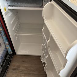 3.2 C Little Refrigerator To Room