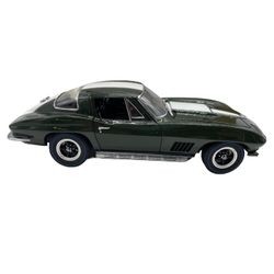 Danbury Mint 1967 CHEVY CORVETTE COUPE FSO 1/24 Die-cast w/Box Green Takin offers