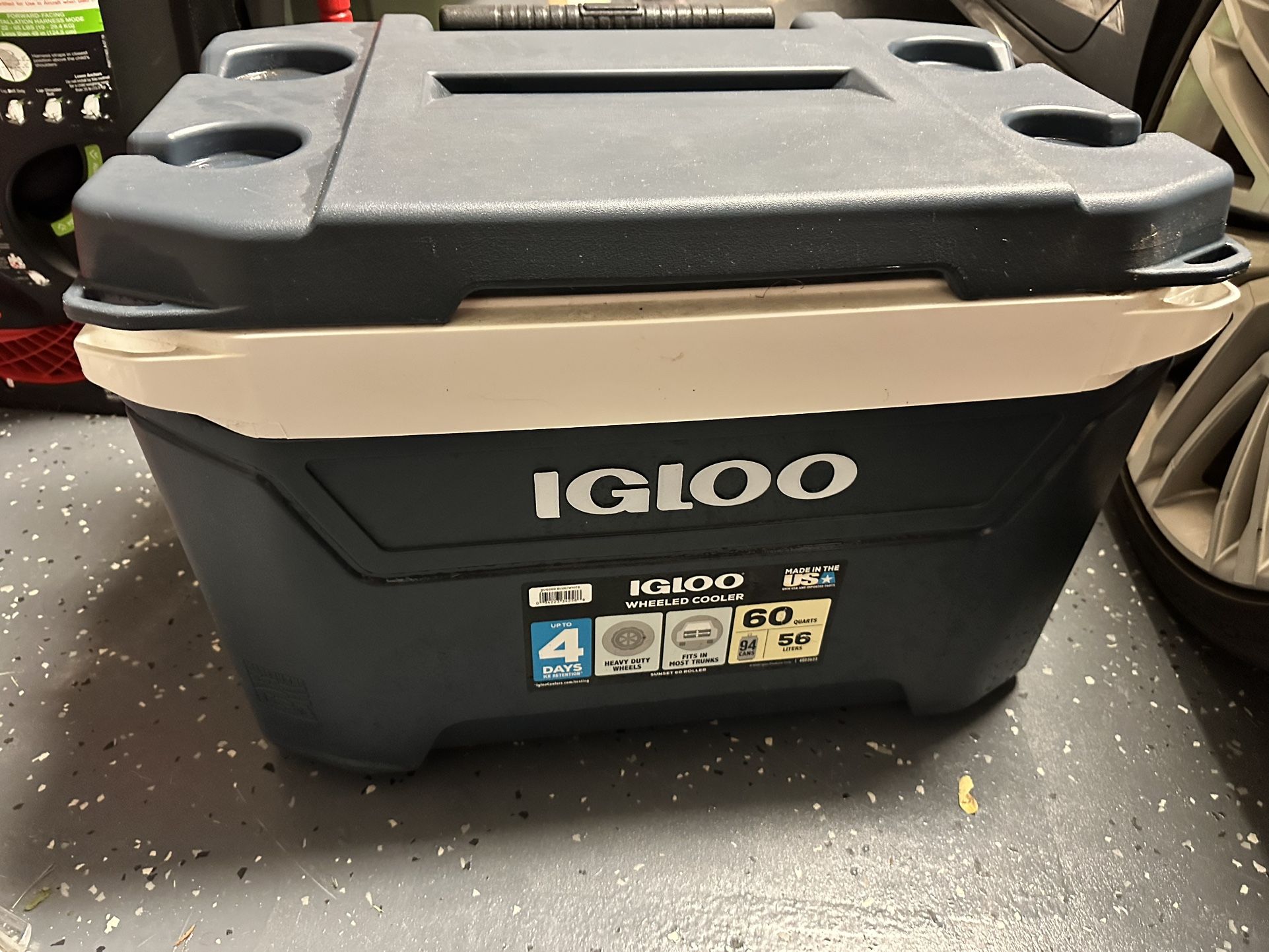 Igloo 60-quart Sunset Roller Cooler - Multi