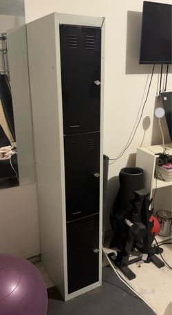Modern Metal Locker 3-Door