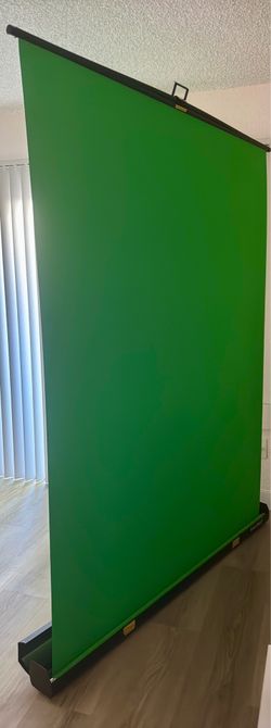 Raubay 5’ x 6.9’ Retractable Green Screen — Excellent Condition 🟩