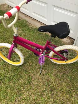 Girl pink bike huffy, size 12-15 inches, (READ DESCRIPTION)