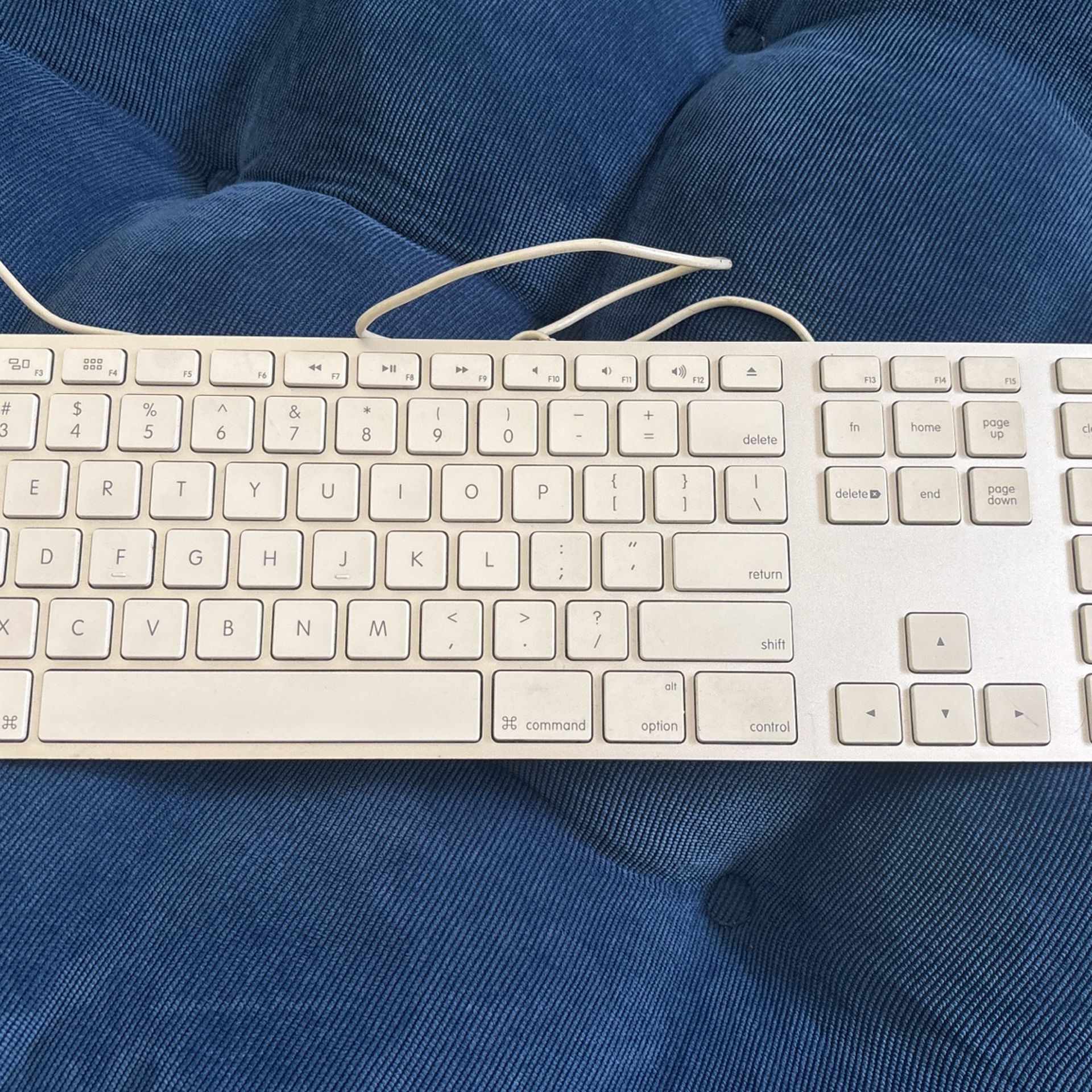 Apple Mac Full Size Keyboard With Numeric Pad